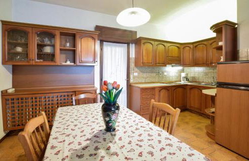 3 Bedroom Amazing Apartment In Lamon - Foto 11