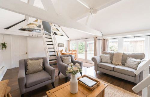 Cosy Cotswolds Farm Stay with Log Burner - Peaceful Winter Retreat - The Dairy - Foto 39