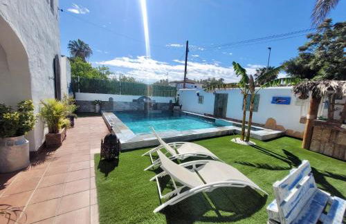 GATU PREMIUM Villa Lurberri piscina privada, 4 dormitorios, 2 baños, parking , jardines, " Preferente mayores de 25 años y familias " ín y barbacoa - Foto 38