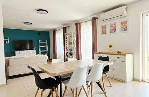 Sunflower Apartment - Photo 13