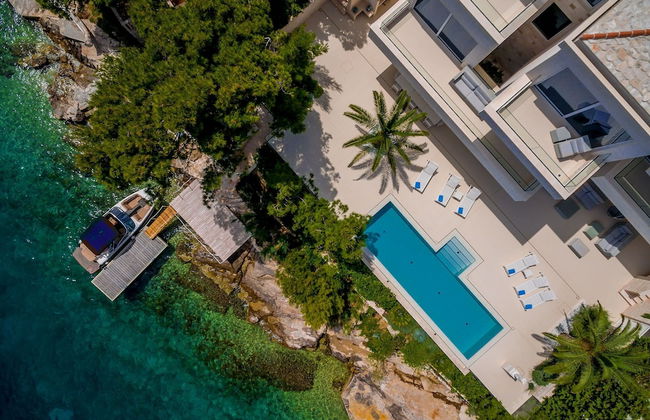 Beachfront Villa Seven Sins with Pool - Foto 59