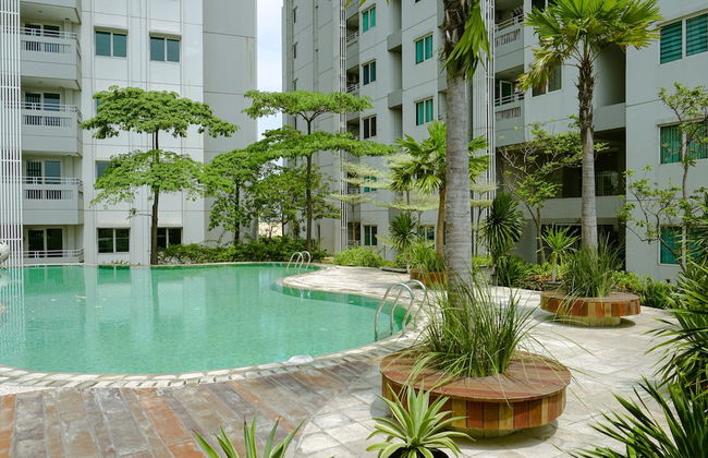 Comfort 1Br At Sky Terrace Apartment - Foto 13