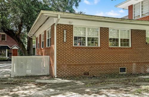 Cozy Riverside Villa - Walkable to Bars & Restaurants - Foto 28