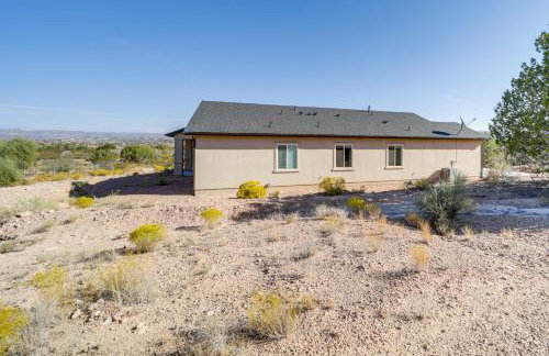 Hikers Retreat with Furnished Patio in Rimrock! - Foto 29