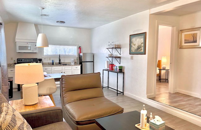 Fully-furnished Studio With Rustic Design 36B - Photo 14