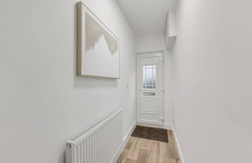 Albert House - Near the High Street - Free Parking, Garden, Fast WiFi and Smart TV by Yoko Property - Foto 25