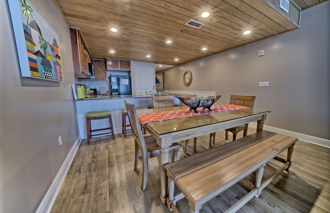 Sterling Breeze - Luxury Beach Front Condo - Photo 31