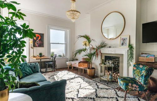 The Wellington - style, charm and sea views, close to town and beach - Foto 7