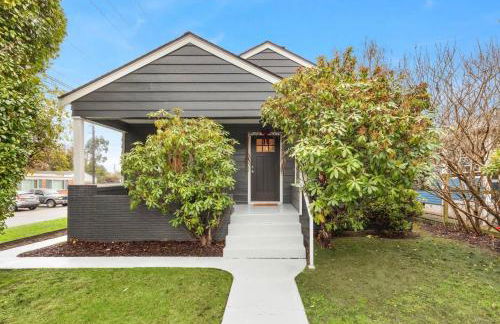 Alki Beach Bungalow • Walk to Beach & Dining - Foto 1