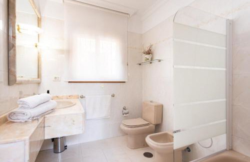 One & Only Sports and Relax Villa by Eden Rentals - Photo 23