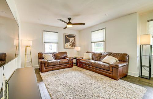 Families Welcome, Fenced Yard: Inviting Greer Home - Photo 7