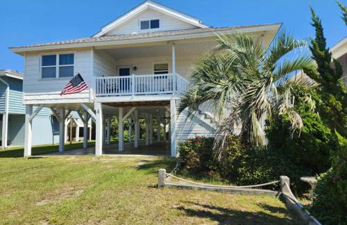 Spacious Beach House Steps to Sand - Foto 70