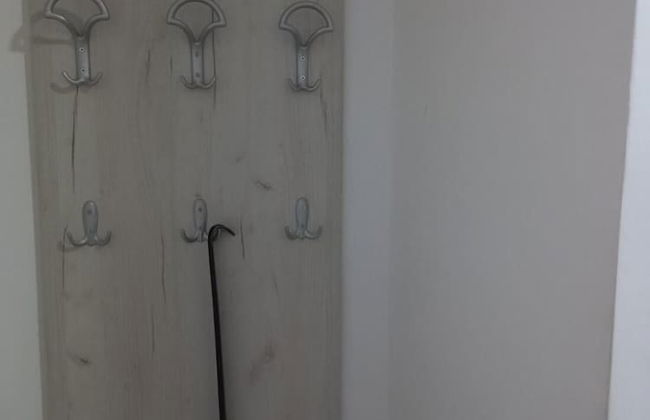 Charming Studio Apartment in Novi Pazar With City & Mountain Views - Foto 10