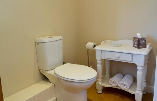 Periwinkle Cottage - Photo 11