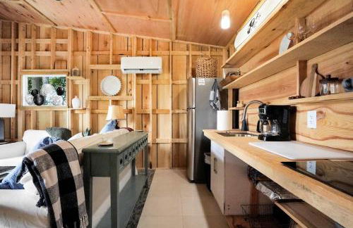 Waterfront 1BR on Working Farm with Deck and View - Foto 12