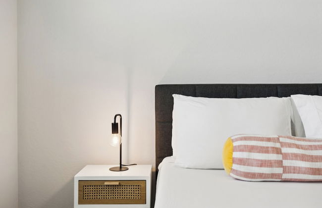 Fresh Modern Home with Pool BBQ - Foto 6