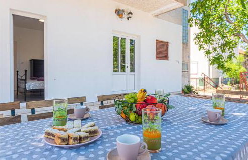 Nice Apartment In Danilo With Wifi - Photo 13