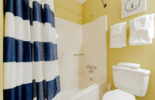 Breeze on Inn- Mins to Ft Jackson - Foto 16