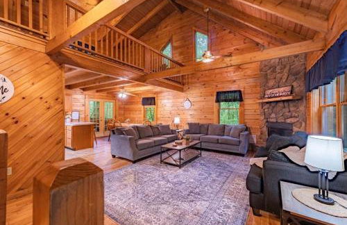Spacious Cabin Rental with Forest Views near Charleston, West Virginia - Foto 12