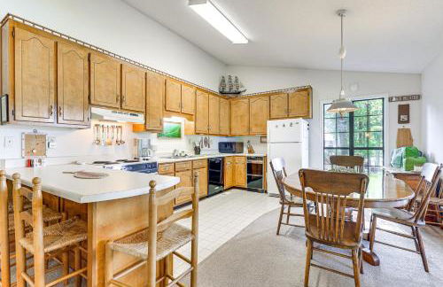 Waterfront Wheeler Lake Home with Furnished Deck - Photo 6