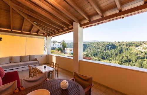 Ilys Home, a Country-chic Retreat with Pool & BBQ, By ThinkVilla - Photo 39