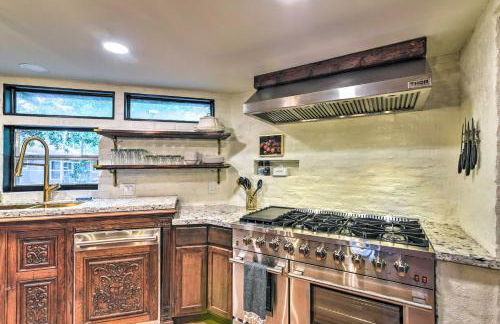 Upscale Dickinson Getaway with Yard on 1 Acre! - Foto 11