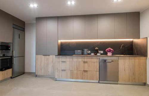 Apartamento de Lujo con Jacuzzi Privado, Piscina y Vistas al Mar - Foto 40