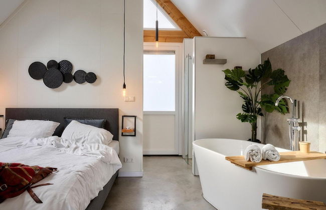 Romantic Wellness Escape - Photo 5