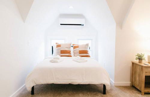 Newly Renovated! Beautiful home with game room. - Foto 53