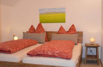 Ferienwohnung, 2 Zimmer, 4 bis 6 Personen, 67 qm, mit großem Balkon, entlang am Fluss, an der Aach, am Bodensee, nah am Naturschutzgebiet - Foto 2