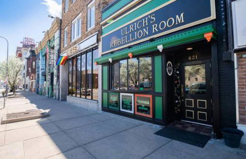 CITY VIBES - Modern Suite in the heart of Downtown - Foto 17