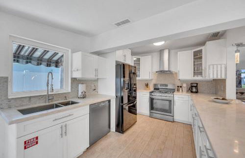 Waterfront Bungalow Heated Pool Pineapple Key - Foto 13