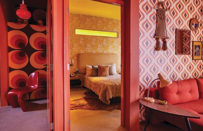 MOOD HAUS by DW - 70's Retro Stays - Photo 18