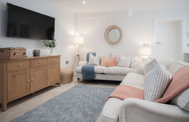 The Hideaway - 2 Bed Holiday Home - Little Haven - Photo 40