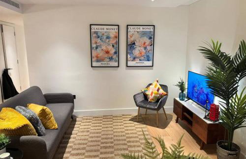 Luxury 2BR- Sleeps 5- Westfield Apartment- 3 min to station- Perfect for Families Shopping - Foto 32