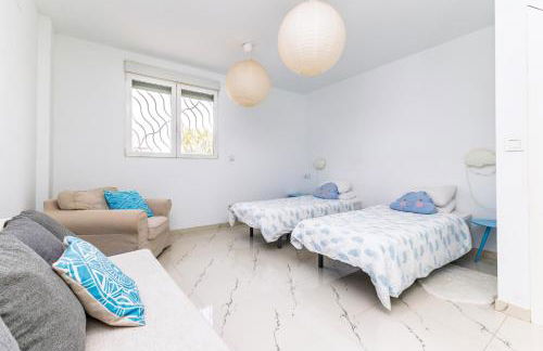 Casa Familiar 9 Pax, Smart TV, Centro, Playa, Café, AC - Foto 33