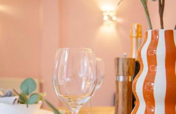 Stylish central location 3 bedroom house - Photo 14