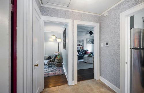 Quaint Cottage in heart of LYH - POOL with HOT TUB! - Foto 28