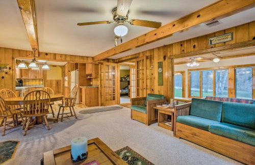 Riverfront Manton Cabin with Pool Table and Fire Pit! - Foto 7