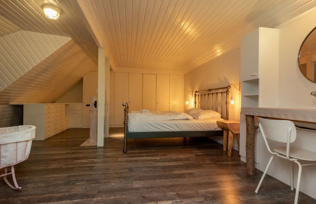 Charming Beach Villa With Thatched Roof - Photo 9