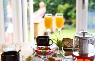 Chic Family Home with Garden Fire Pit & Event Space, Hot Tub - Foto 51