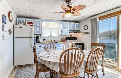 Waterfront Wolcott Vacation Rental with Deck and Views - Foto 10