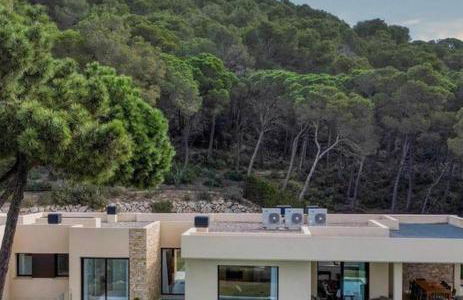 Stunning property with nice pool - Foto 1