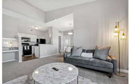 Cozy 1BD Near Walmart HQ with Long Stay Savings - Foto 1