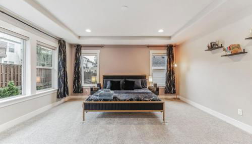 Spacious family and kids friendly house with backyard, fireplace, grill perfect for work crews - Foto 2