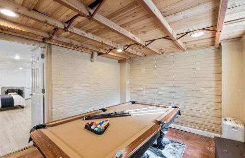 Beautiful 3BR 2BA Colonial House by CozySuites - Foto 10