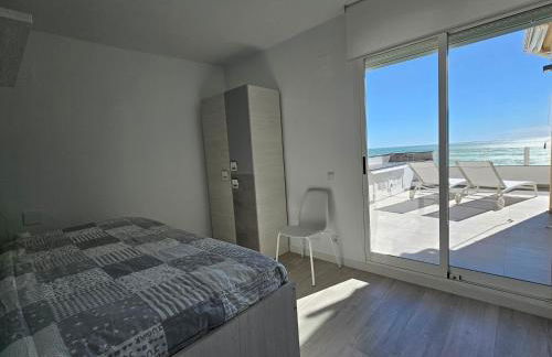 FANTÁSTICO DÚPLEX CON VISTAS IMPRESIONANTES AL MAR - Photo 24