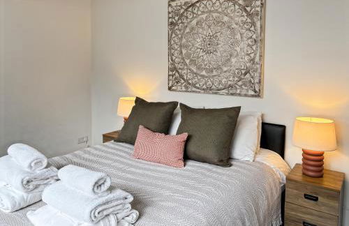 Family Holiday Home With Hot Tub & Sauna Sleeps 8 - Foto 32