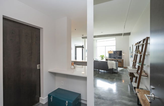 Sleek Furnished Modern Downtown Condo - Foto 3