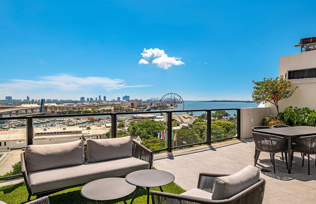 Luxury Studio Panoramic Outlook - Photo 40